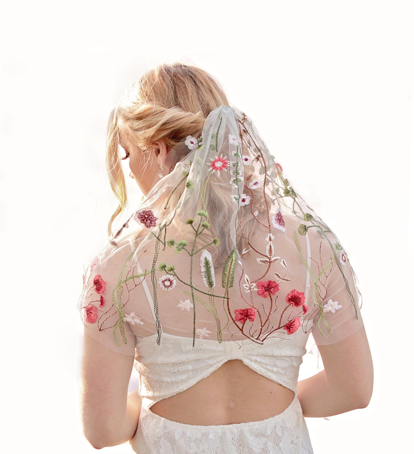 Shorty wildflower embroidered floral veil